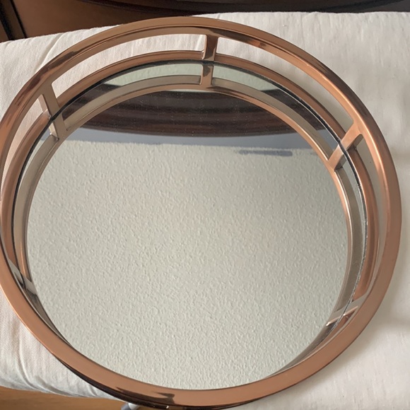 NWOT LEEBER | Rose Gold Elegance Round Tray with Mirror - Picture 2 of 4